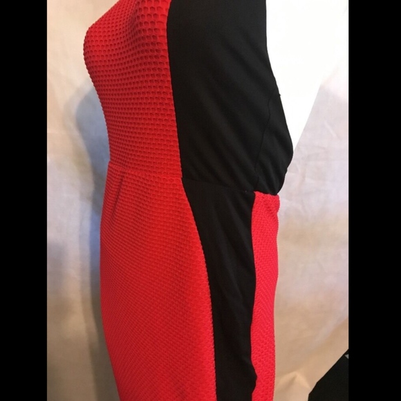 NEW! $374 ABS by Allen‎ Schwartz Halter Contrast Gown [SZ Medium ] - Picture 5 of 8